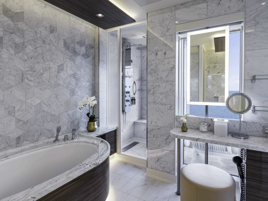 suite bathroom - Norwegian ENCORE