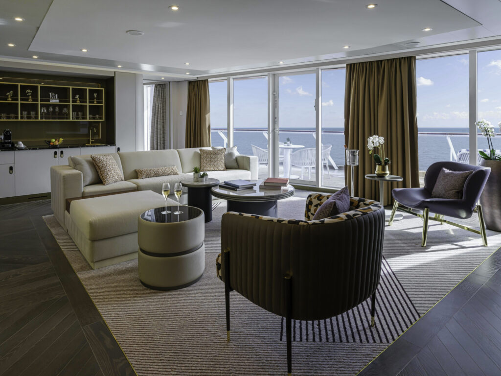 suite - Norwegian ENCORE